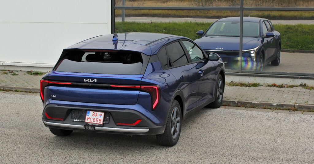 Test: KIA K4 1.6 T-GDi: Vidíme pridanú hodnotu oproti Ceedu, nudný interiér práveže oceňujeme