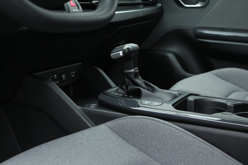 Test: KIA K4 1.6 T-GDi: Vidíme pridanú hodnotu oproti Ceedu, nudný interiér práveže oceňujeme
