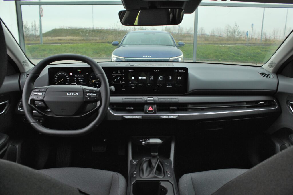 Test: KIA K4 1.6 T-GDi: Vidíme pridanú hodnotu oproti Ceedu, nudný interiér práveže oceňujeme